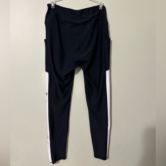 WEAR by Erin Andrews NFL Mew England Patriots Leggings - Picture 3 of 7